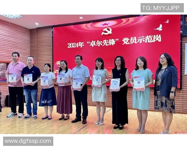 陈丽的足球人生：从草地到梦想舞台的深度对话与心路历程